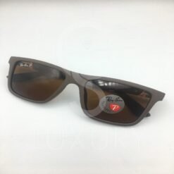 Lunette de soleil rayban marron polarise 52-18-137