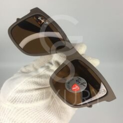 Lunette de soleil rayban marron polarise 52-18-137