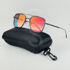 Lunette de soleil cadre noir verre caméléon orange