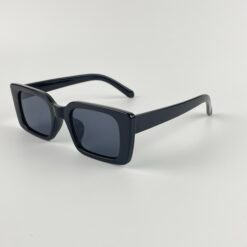 Lunette de soleil carré noir