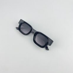 Lunette de soleil carré noir 2032