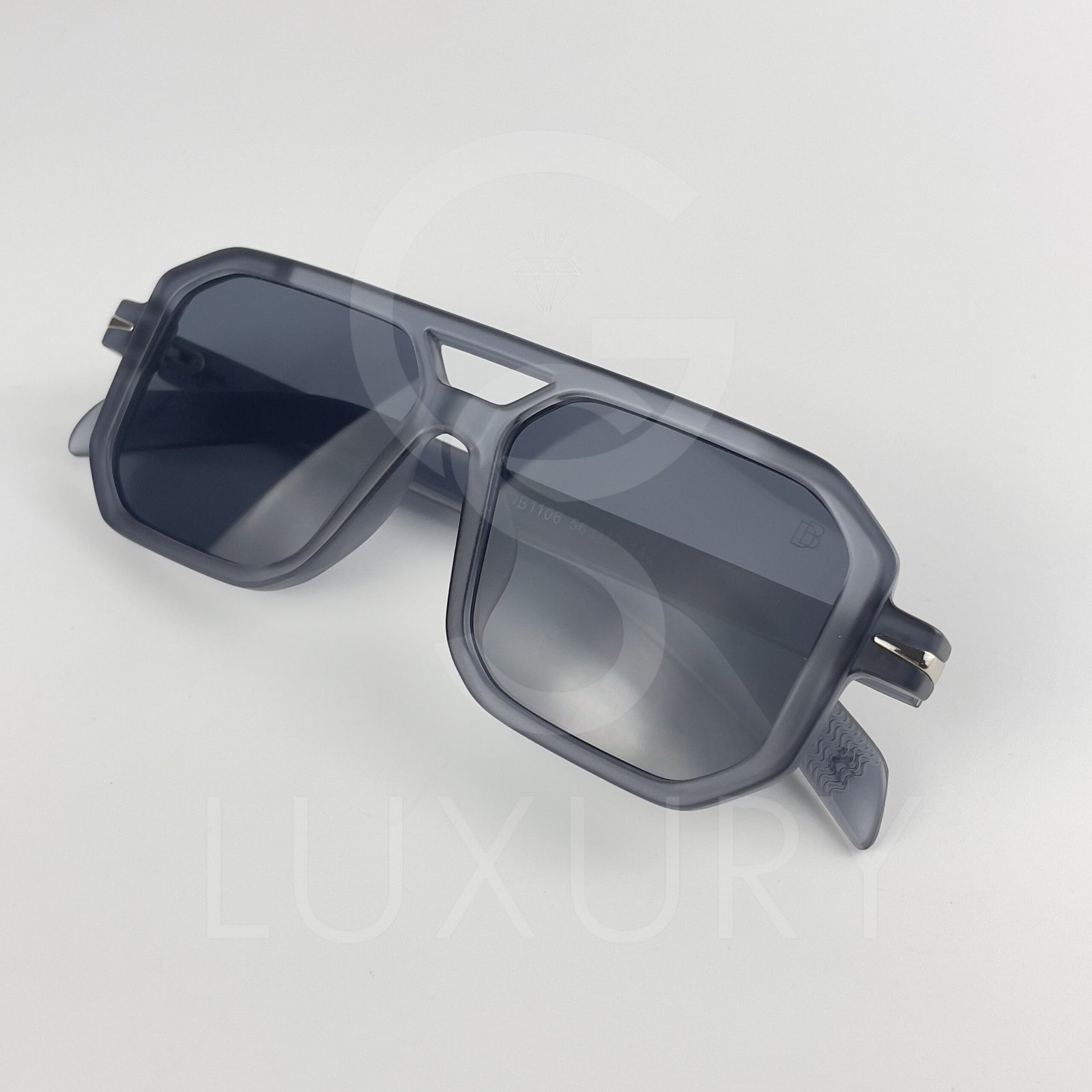 Lunette de soleil David beckham Double pont carré Bleu claire matte Verre Noir DB1106