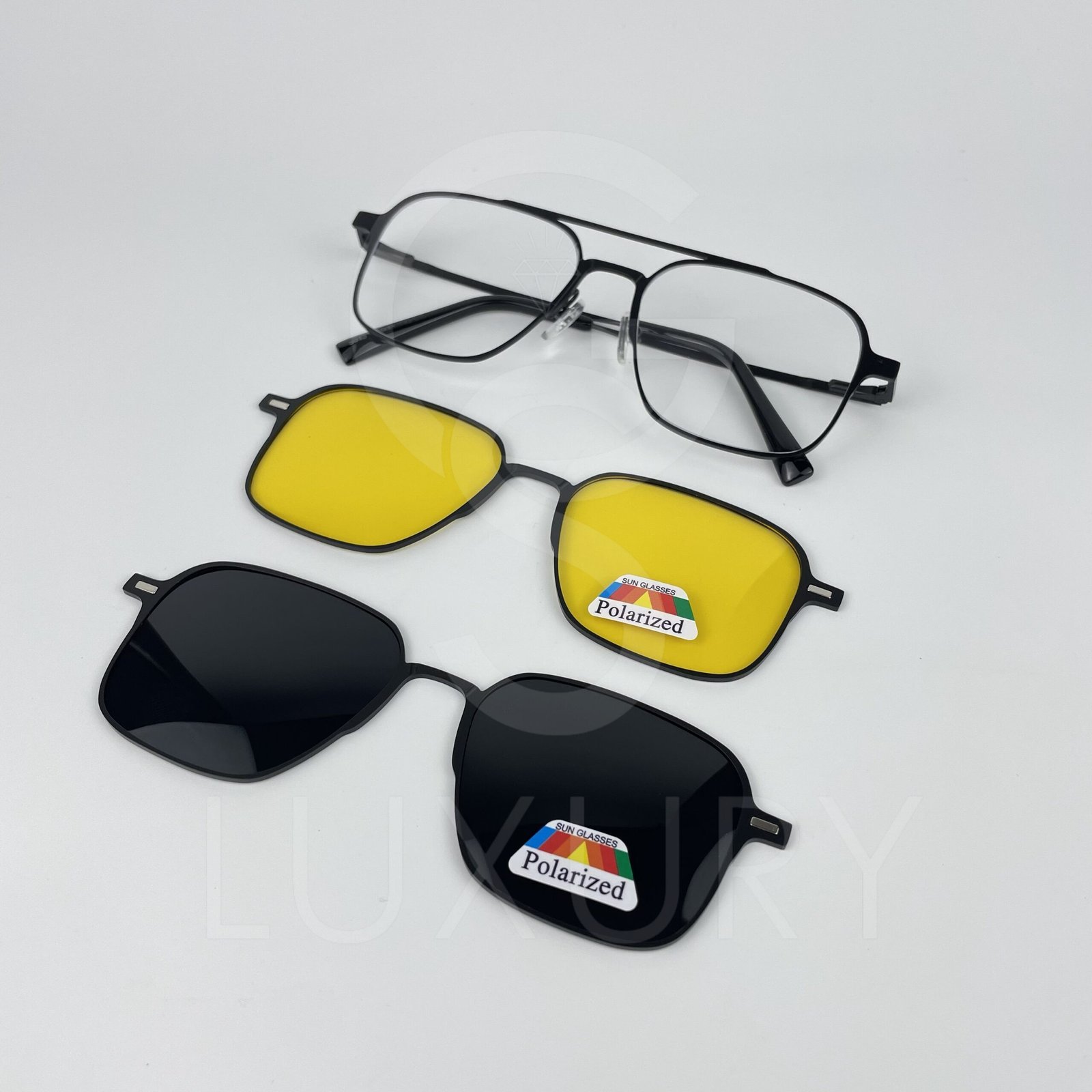 img_3141-scaled-1.jpeg Lunette avec 2 appliques metal double pont noir 8013 - Image 1